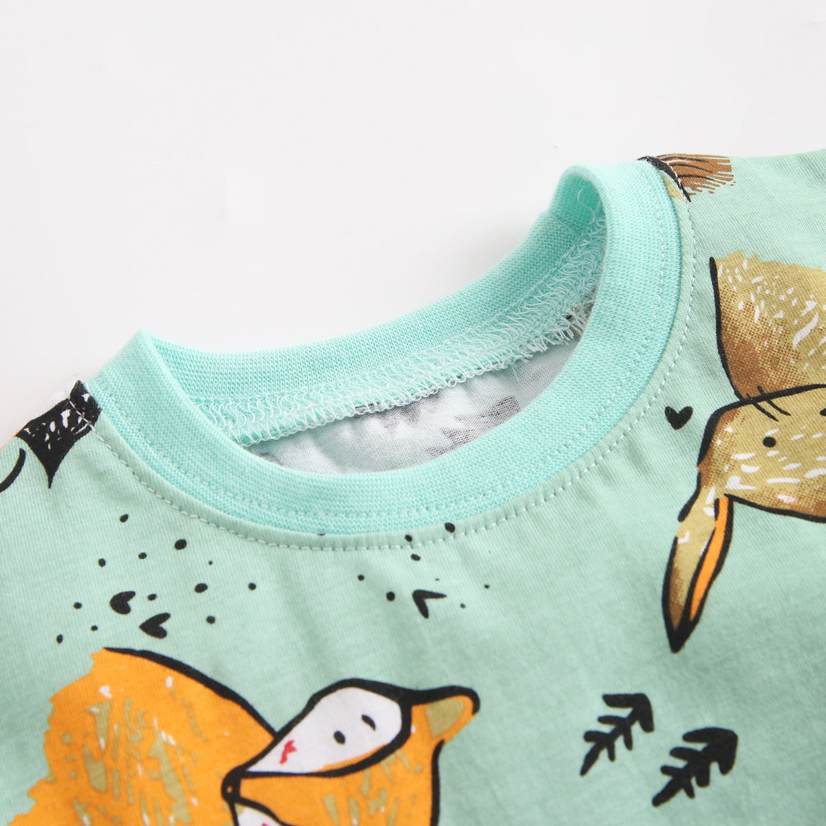 Chłopięcy komplet z wzorzystym t-shirtem-Babylette