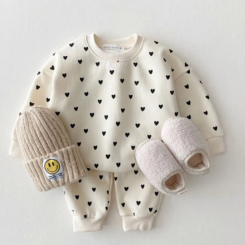 Niemowlęcy komplet dresowy w serduszka-Babylette