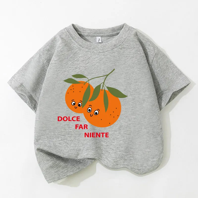 Kolorowy t-shirt dziewczęcy z nadrukiem