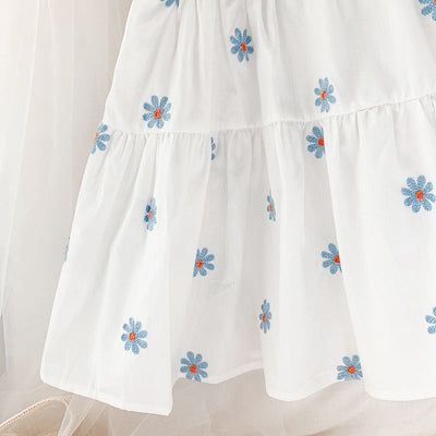 Biała sukienka ze stokrotkami-Babylette