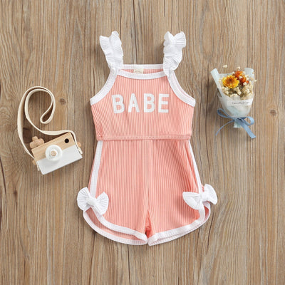 Krótki kombinezon z napisem "BABE"-Babylette