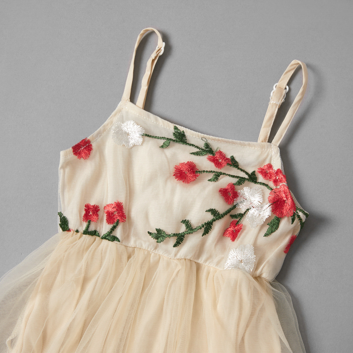 Tiulowa sukienka z motywem kwiatów-Babylette